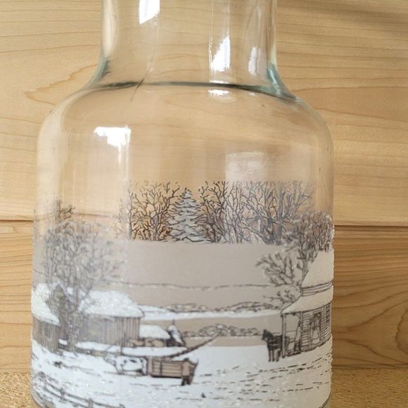 Anchor hocking Christmas glass carafe with Snowy scenery White and gray village - Picture 13 of 15
